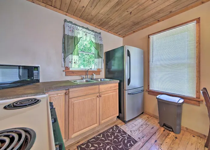 Pet-friendly With Fire Pit - 3 Mi To Siu! *