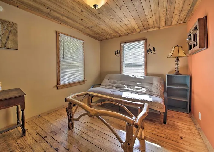 Holiday home Pet-friendly With Fire Pit - 3 Mi To Siu! Carbondale