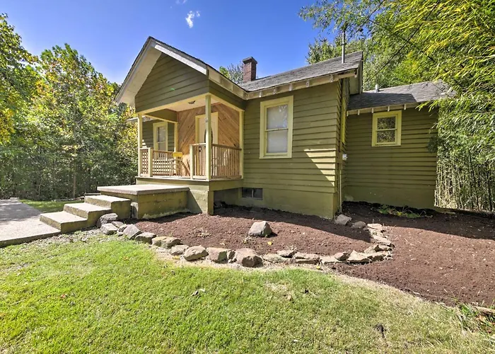 Pet-friendly With Fire Pit - 3 Mi To Siu! *