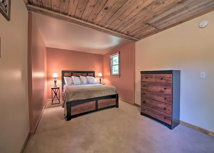 Pet-friendly With Fire Pit - 3 Mi To Siu!