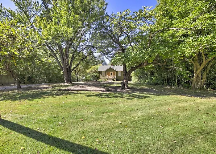 Pet-friendly With Fire Pit - 3 Mi To Siu! Holiday home *